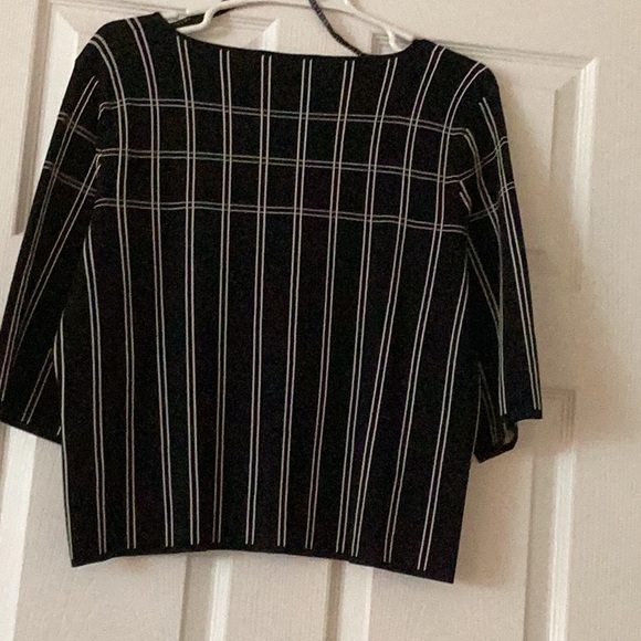 Ivanka Trump Top - Picture 2 of 3